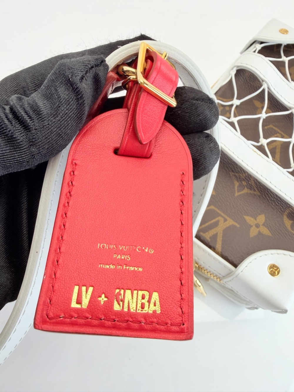 Louis Vuitton Louis Vuitton X NBA Monogram Soft Trunk Phone Box - Picture 11 of 15